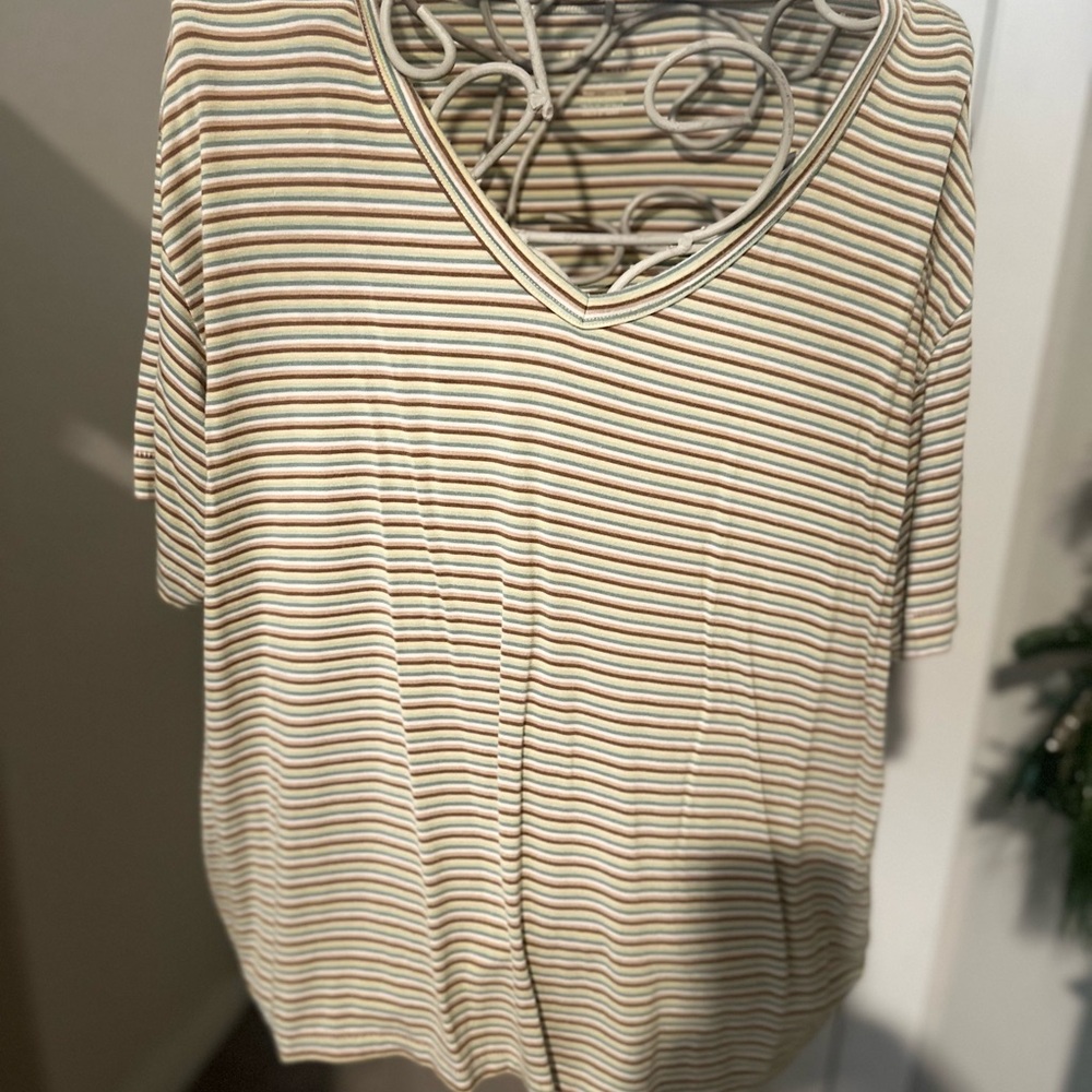 American Eagle soft t-shirt